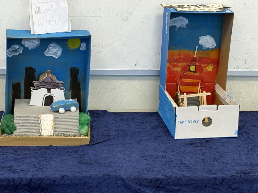 En gruppe leketøysbygninger